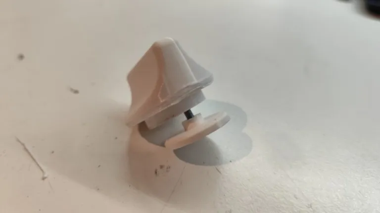 hymer , bouton de fermeture de trape aerations de porte