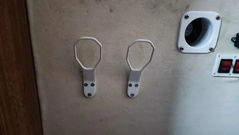 j5 c 25 , support mural chaussures 