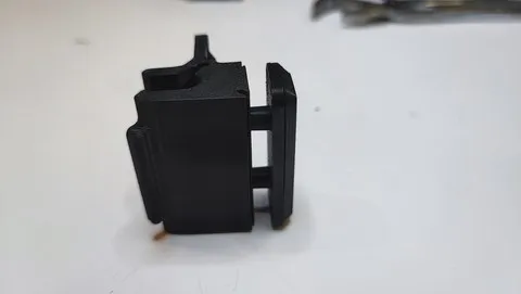 j5 c25 , systéme de fermeture de vittre coulissante